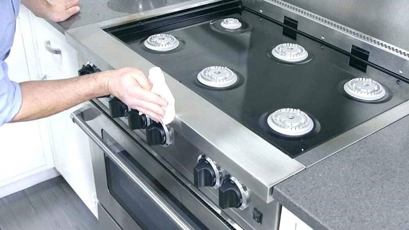 ترفندهای تمیز کردن صفحه اجاق گاز 27 ترفندهای و راههای تمیز کردن صفحه اجاق گاز